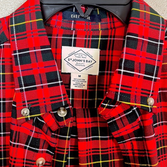 ST JOHN’S BAY Men’s button down shirt size Medium. - Picture 3 of 3